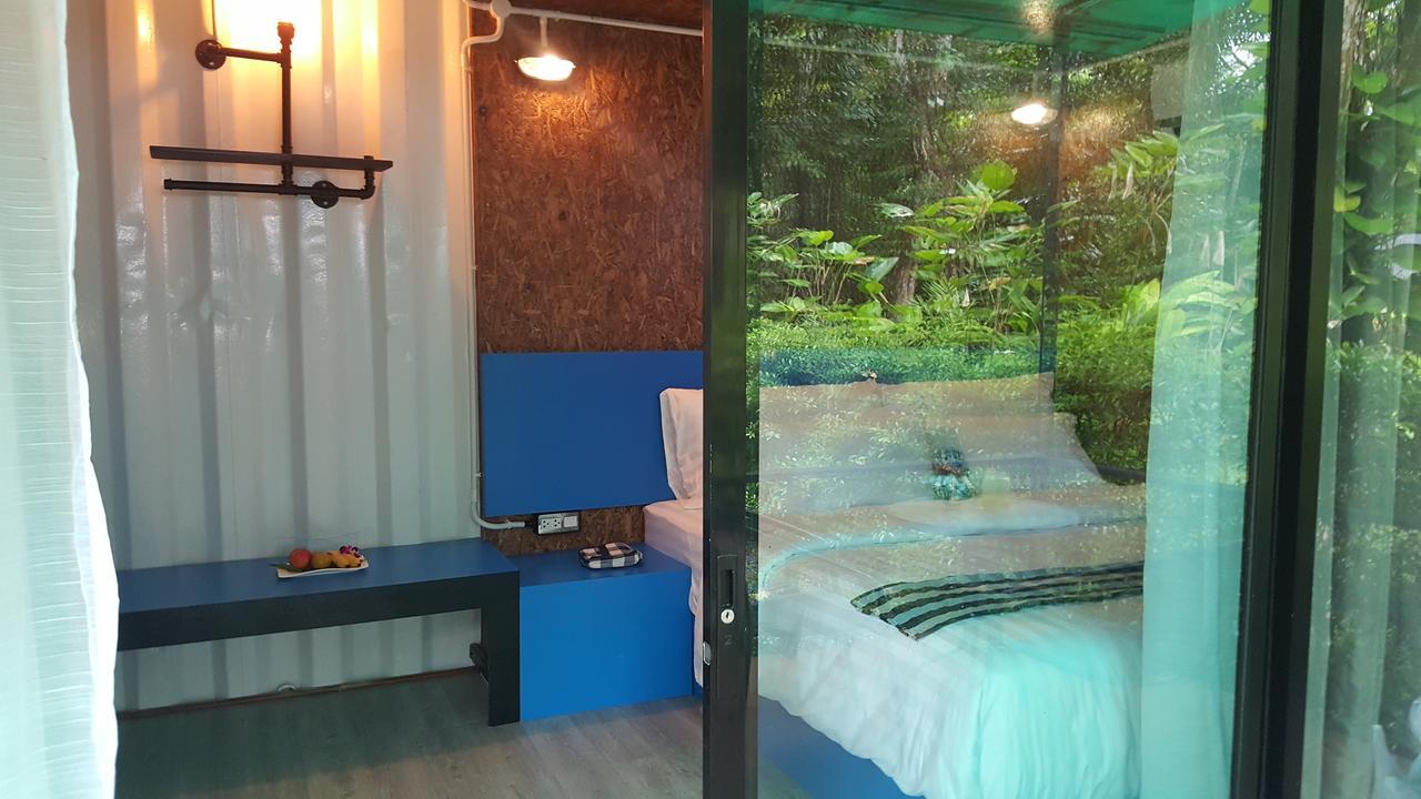Hug Rimtharn Hotell Ban Khao Klom Eksteriør bilde